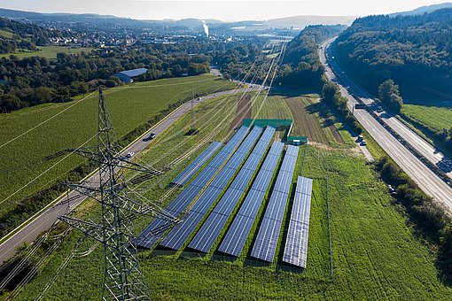 Photovoltaik-Freilandanlage an der A98 bei Stockach